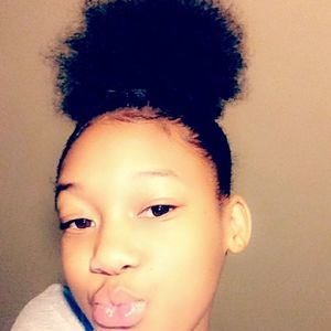 Meet your Posher, Mya